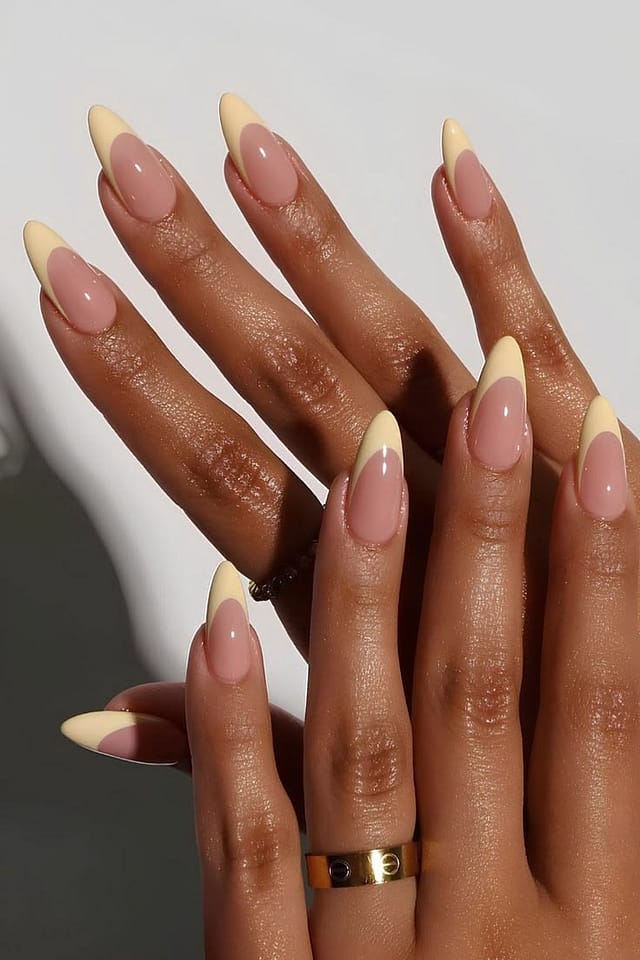 Butter-Yellow-Micro-French-Manicure.
